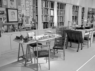 France - Paris - Embark on a Fashion Odyssey: Explore the Essence of Parisian Style! - 2