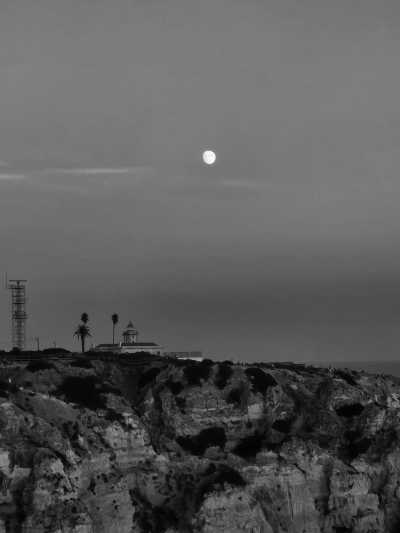 Portugal - Lagos - Lagos, Portugal Unveiled - Explore Portugal's Paradise with a Local Guide for Kayaking, Stand Up Paddle, and Surfing! - 1