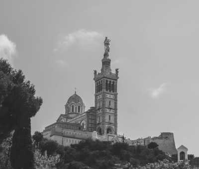 France - Basilique Notre-Dame de la Garde - Coworking in Marseille, France: Shared room - Explore History, Beaches, and Nature - 1