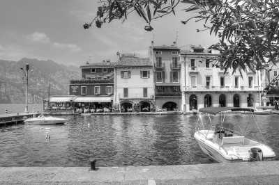 Italy - Statua del Gigante - Spring in Italy 🌸 Road trip from lake Garda to Cinque Terre! Culture, food, adventure 🍕🎠🍷