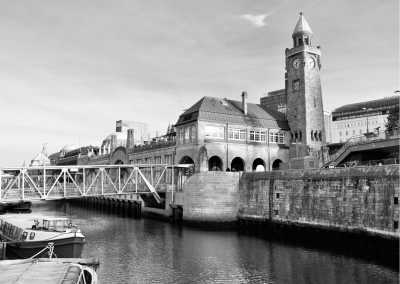 Germany - St. Pauli Piers - Weekendtrip to Hamburg 🏰, Winterdom 🎡, Reeperbahn ♥️ Harbour Cruise ⛴️, Musicals 🎭 and lots of fun 🤩