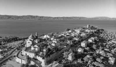 Südeuropa - Lago Trasimeno - Motorcycle Adventure Tour - Balkans - Croatia - Bosnia and Herzegovina - Montenegro - Albania - Italy