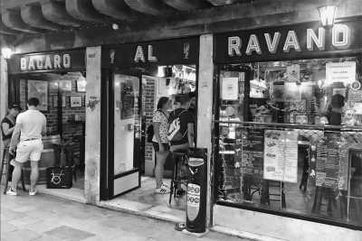 Italy - Bacaro al Ravano - A weekend in Venice 🇮🇹 Explore the city through food, art and wine! 🍝🍷