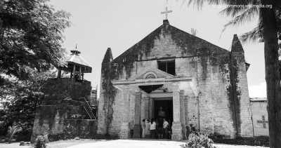 Philippinen - Lazi Church - Tropical Island-Feeling on Siquijor: plain, simple and straightforward | Tropisches Insel-Feeling: einfach, ehrlich und unkompliziert - 1