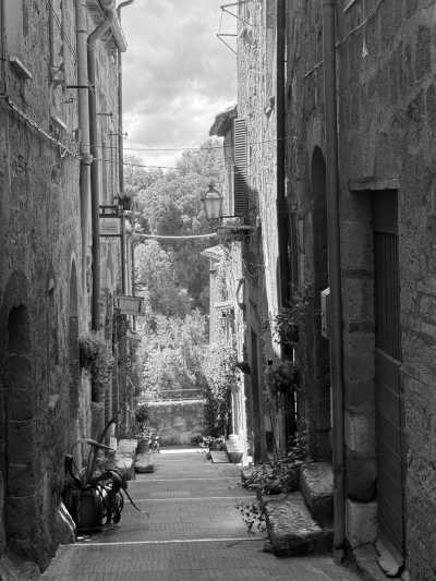 Italy - Pitigliano - The "Etruscan Heart" Experience
