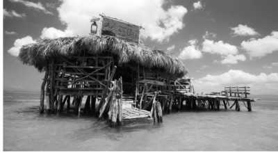 Jamaika - Floyd's Pelican Bar - Discover Jamaica -  Beaches, Good Vibes, visit Rick's café, famous Pelican Bar & more - ALL INCLUSIVE - 2