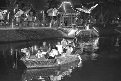 Indonesia - Sungai Kalimas - Exploring Indonesia:  Bromo mountain, Surabaya, Madura and Malang Cities - 2