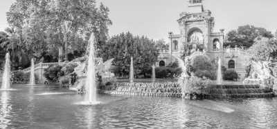 Spanien - Arc de Triomf - Barcelona Art 🎨 & Culture 🏯 City Trip: Where Creativity Meets Sun and Sand 🏖️, Spain - 5