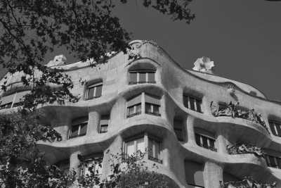 Spanien - Passeig de Gràcia - Sun, Sangria, and Sagrada: Barcelona in May, An Adventure to Welcome Spring and Discover the Spanish Culture - 2