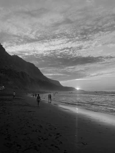 Spain - 🌋 Volcano I Yoga I Hike & Beach 🌴  Escape winter and enjoy the canary sun in December  ☀️⛱ - JoinMyTrip