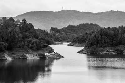 Colombia - Guatapé - Enjoy Medellin "City of Eternal Spring", Colombia ⛰️: Cool off in a clear river,  Immerse yourself in the Colorful Paisa Culture and Delight Yourself with the Best Coffee ☕ and a Crispy Chicharrón 🐽! - 18