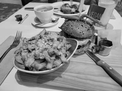 Schweiz - Zürich - Co-working in the Swiss Alps, Discover Breathtaking Brienz and its Turquoise Lake. - 1