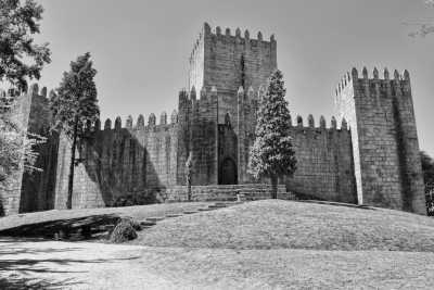 Portugal - Guimaraes - Experience the Monumental 👹 FRIDAY 13TH👹 at MONTALEGRE with a Local! *Shared bed room* - 1