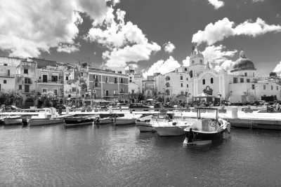 Italy - Procida (Porto) - Discovering Naples and its traditions with a LOCAL 🇮🇹 🍕 living la DOLCE VITA🌴(𝐀𝐥𝐥 𝐈𝐧𝐜𝐥𝐮𝐬𝐢𝐯𝐞)*: cooking classes, sea, sun, pizza, pasta, wine and much more! - 2