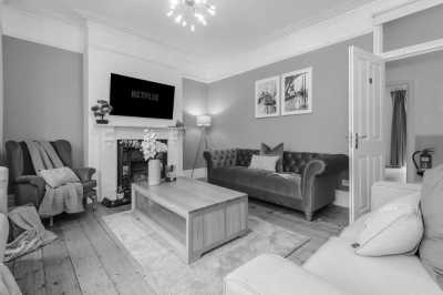 Vereinigtes Königreich - Bath - Extraordinary UK Winter Getaway 🎄 Bath and STONEHENGE Winter Solstice Celebrations 🕯 Cosy Cotswolds Day Trip, and Festive Fun ⛸️ - 4