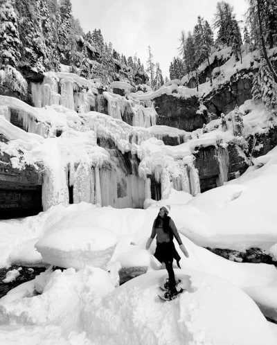 Italy - Madonna di Campiglio - Winter Adventure with a local in the Dolomites, Italy 🇮🇹  Dog Sledding and Skiing ❄️ Girls trip! 👯