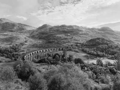 United Kingdom - Glenfinnan Viaduct - Travel Scotland to Remote Islands