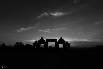 Indonesien - Ratu Boko - Explore Java Island Indonesia, Snorkeling, Hiking, Temple, Food, Culture - 3