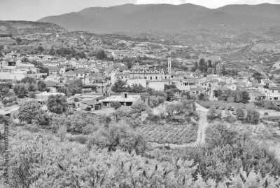 Zypern - Omodos Square - 𝐂𝐨-𝐰𝐨𝐫𝐤𝐢𝐧𝐠 𝐓𝐫𝐢𝐩 𝐢𝐧 𝐂𝐲𝐩𝐫𝐮𝐬: 𝐄𝐱𝐭𝐞𝐧𝐝 𝐘𝐨𝐮𝐫 𝐒𝐮𝐦𝐦𝐞𝐫! - 1