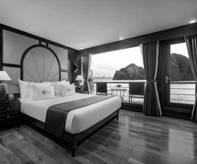 Vietnam - Hạ Long Bay - 🇻🇳 Iconic Vietnam Unveiled: From Emerald Bays to Lantern-lit Streets 🏮 - 4