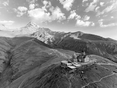 Georgia - Gergetier Dreifaltigkeitskirche - Georgien Reise - Kazbek-Besteigung (5.034m) - 2