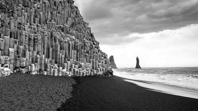 Island - Reynisfjara Beach - Natural Wonders of Iceland - Road Trip Chasing The Northern Lights - 2
