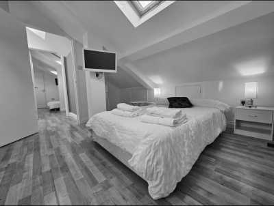 United Kingdom - London - Wanderlust Unleashed: Explore Southern UK in Style: 🇬🇧 London, Bath, Portsmouth and [Bonus] 🎬Optional Ted Lasso Filming Locations Tour 🎥 Family Friendly 👪