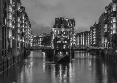 Germany - Speicherstadt - Weekendtrip to Hamburg 🏰, Winterdom 🎡, Reeperbahn ♥️ Harbour Cruise ⛴️, Musicals 🎭 and lots of fun 🤩