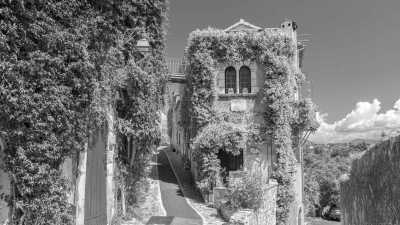 Europa - Saint Paul de Vence - ONLY GIRLS VANILFE TRIP in SOUTH of FRANCE: Visiting Cities, Art, Culture, Exploring Landscapes & Wild Horses - 1