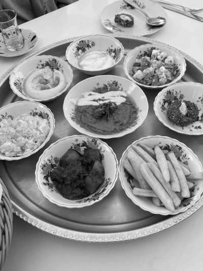 United Arab Emirates - Jumeirah Beach - CoWorking in Dubai with a local! + Evenings at the Beach 💻 - 13