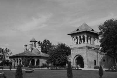 Romania - Bucharest - Explore Romania's Top Attractions with a Local Guide: Discover the Palace of Parliament, Dracula's Castle, Hiking Trips, and More! - 2