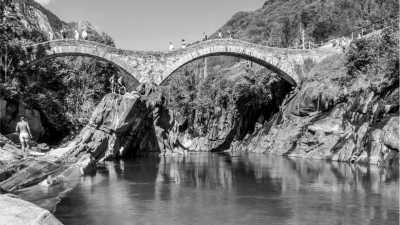Switzerland - Verzasca River - 🐶Hundeglück am Luganersee (CH) - CoWorking in Villa mit Pool 🏞️