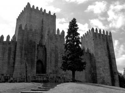 Portugal - Guimarães Castle - Genuine Portugal Journey - 11 day Private Local Signature Experience 🧳⛱️✈️ - 1