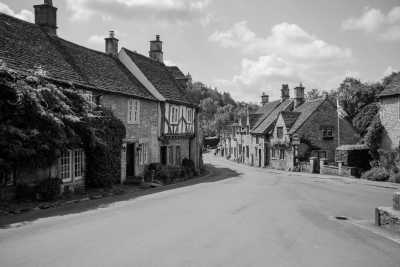 Vereinigtes Königreich - Castle Combe - Extraordinary UK Winter Getaway 🎄 Bath and STONEHENGE Winter Solstice Celebrations 🕯 Cosy Cotswolds Day Trip, and Festive Fun ⛸️ - 7