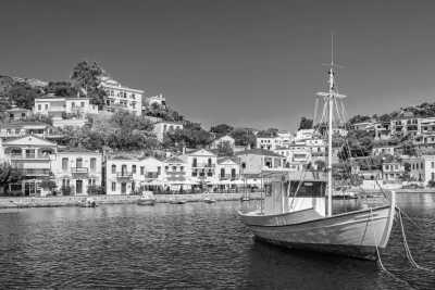 Griechenland - Icaria - Icaria the Greek Island of Longevity, No Stress, Surf, Good Food and Music