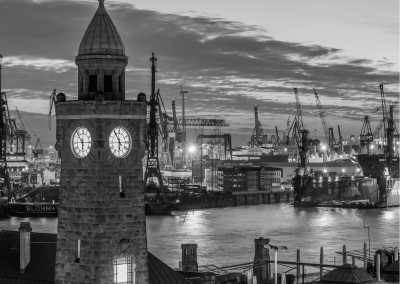 Germany - Hamburg Ticket Center - Weekendtrip to Hamburg 🏰, Winterdom 🎡, Reeperbahn ♥️ Harbour Cruise ⛴️, Musicals 🎭 and lots of fun 🤩