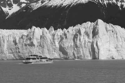 Grönland - Narsarsuaq - Adventure Expedition to Greenland: In a Small Group We Explore by Boat, on Land and in the Air! Walk the Ice Cap, see Blue UNESCO Icebergs and More (March 2024) - 3