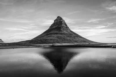 Iceland - Western Region - Discover Iceland like a professional photographer in this amazing road trip adventure! 🚙 📸