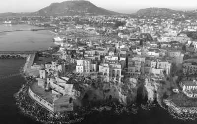 Italien - Pozzuoli - Dive in the Past of Naples with a Local 🏛🗻🍕