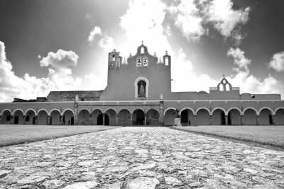 Mexiko - Izamal - Having a Blast in Yucatan, Mexico: Best Attractions and Experiences! - 1