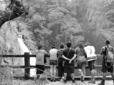 Indien - Nongkhnum Island Beach - Rejuvenate in the Clouds: ABODE MEGHALAYA's Fusion of Culinary Delights and Adventures! - 12