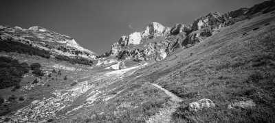 Albanien - Valbonë - Hiking 🥾⛺in ALBANIA ! Valbonë to Theth, Maja Rosit and The Blue Eye Routes. Experience the Best of the Albanian Alps! 🌟 - 1