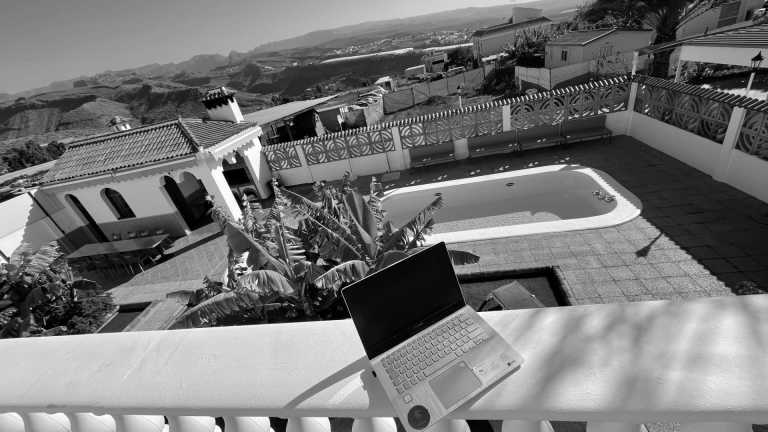 Spain - Beach, Work, Mountains & Vino!☀ Home Office on Gran Canaria💻 - JoinMyTrip