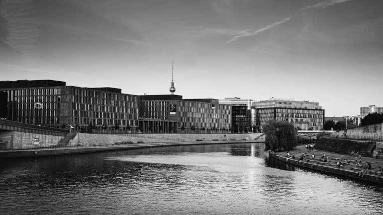 Germany - Tagestrip Berlin Money - Remote Investieren - Das Finanzevent auf der Spree - JoinMyTrip