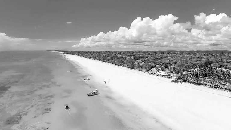 Kenia - Sun-Kissed Serenity: Diani Delight in Magical Mombasa, Kenya! - JoinMyTrip