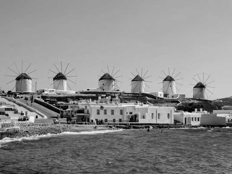 Griechenland - 4-Day Mykonos Getaway: Hotel, Nightlife, Beachclubs and Transfers on Greece's Party Island - JoinMyTrip