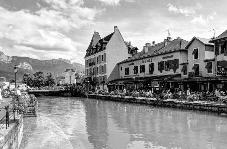 France - Spring hiking in the French Alps on the Weekend! - JoinMyTrip