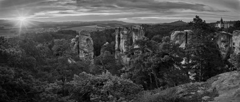 Tschechien - Feed the Deers and See the Most Magical Spots in Czech Republic - JoinMyTrip