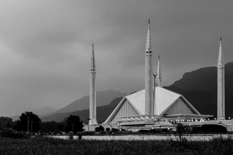 Pakistan - Shah Faisal Masjid - Spend 7 days like a local in the 2nd most Beautiful Capital in the world
