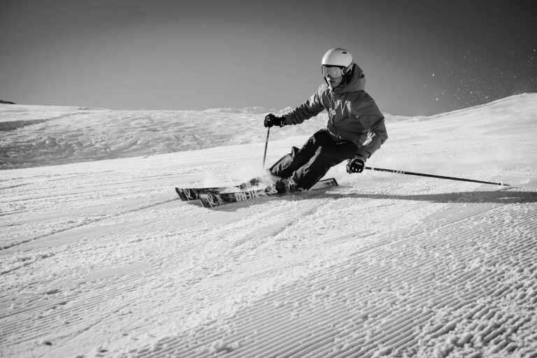 Romania - Henri Coandă International Airport - Skiing on the slopes of Sinaia and Poiana Brasov - Romania 1